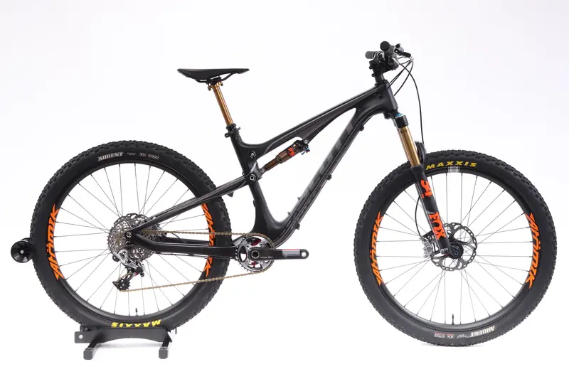 2013 Scott Genius 900 Sl  Mountain Bike - Medium 1