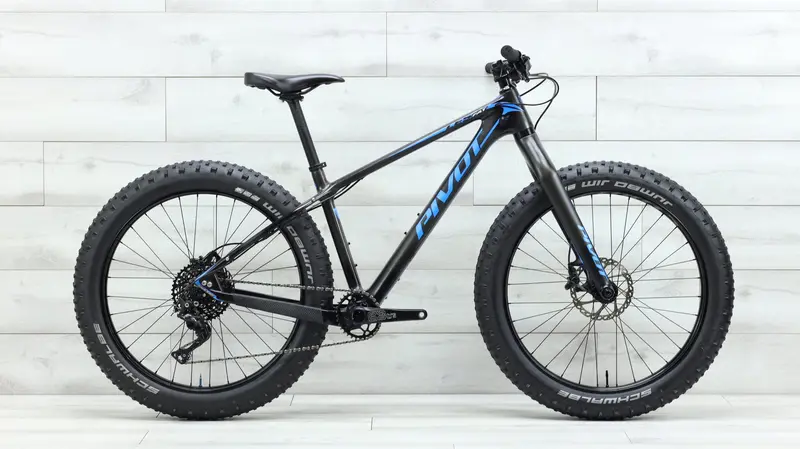 2017 Pivot Les Fat  Fat Bike - Medium 1