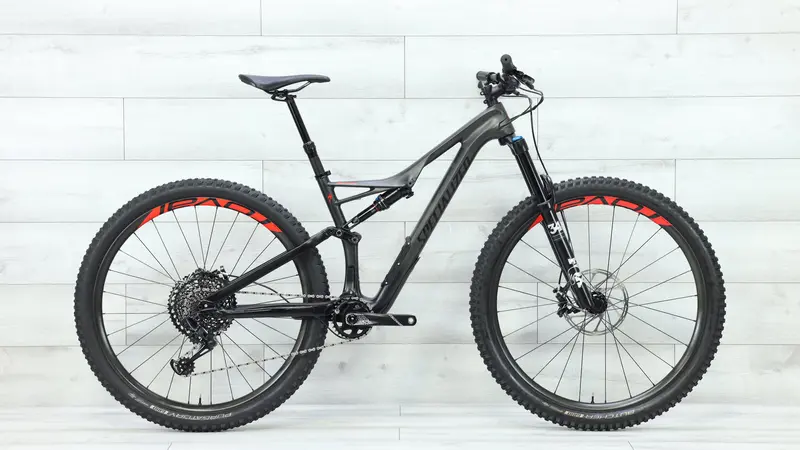 2018 Specialized Stumpjumper Expert 29 Mountain Bike - Medium 1