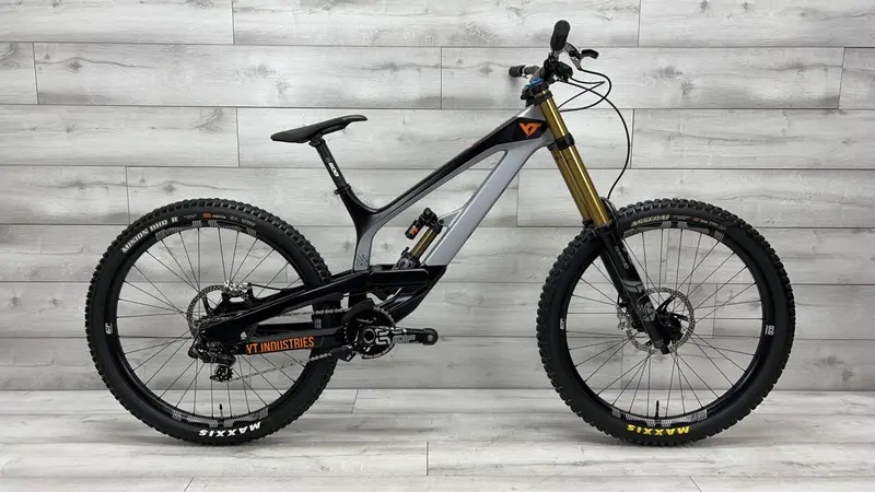 2018 Yt Tues Cf Pro Race  Mountain Bike - Large 1
