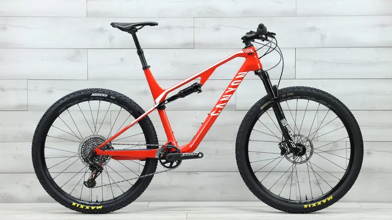 2020 Canyon Lux Cf Sl 8.0  Mountain Bike - X-Large 1