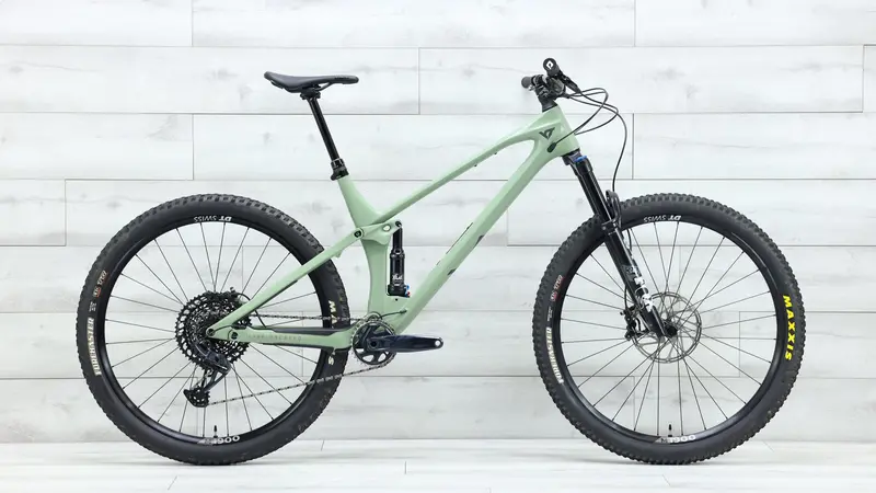 2022 Yt Izzo Core 3 29 Mountain Bike - X-Large 1