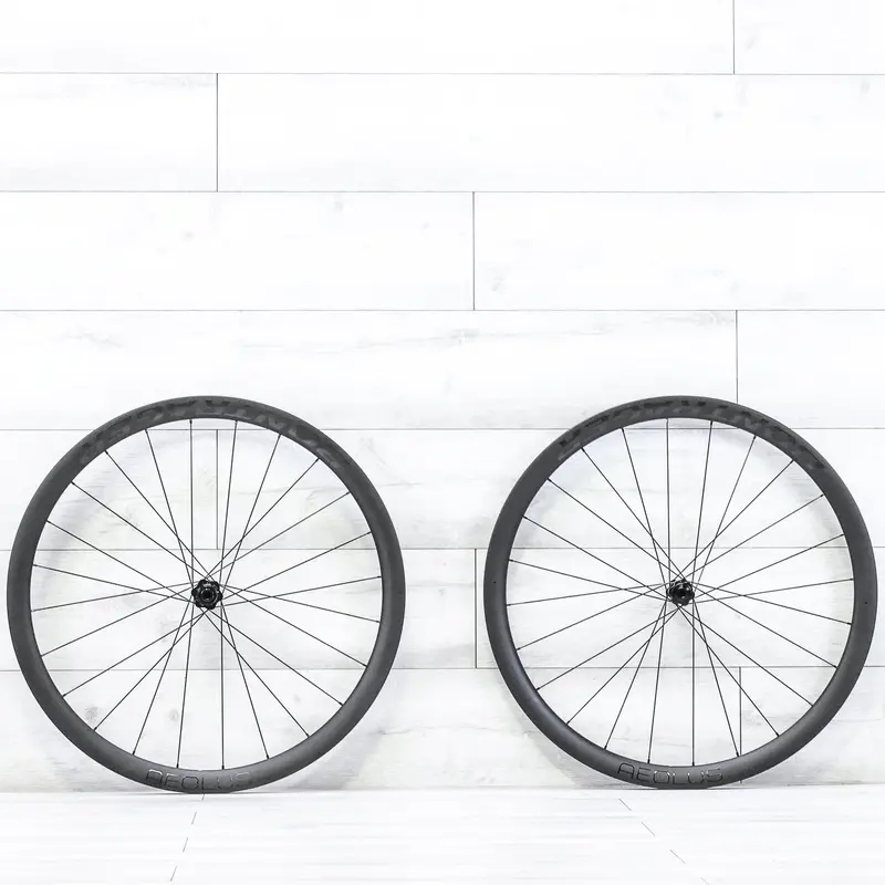 Bontrager Aeolus Pro 37 Tlr Carbon Disc Wheelset - 700C, Tubeless, Center Lock, Xdr 12-Speed 1