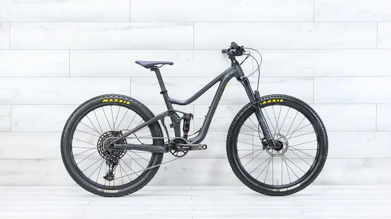 Giant Trance Jr 26 Mountain Bike - 2022, Youth 1