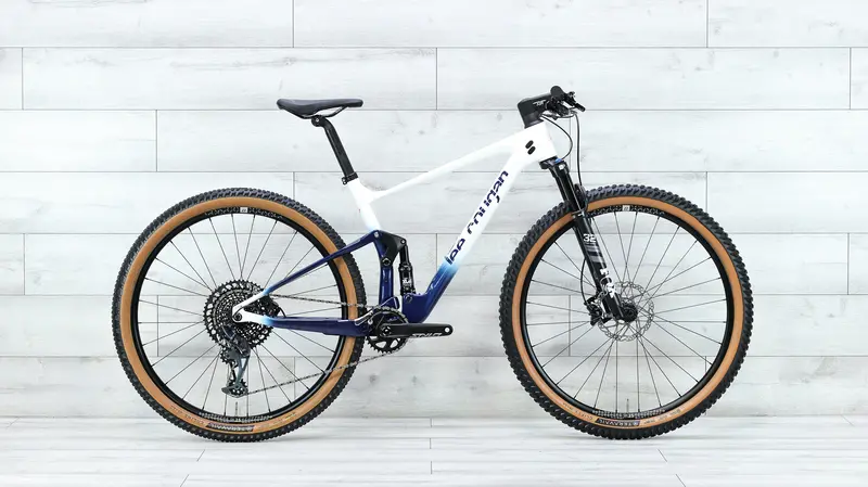 Lee Cougan Crossfire 428 Air Mountain Bike - 2024, Medium 1