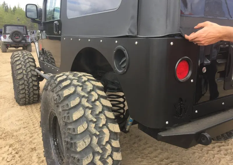 Renfort De Coin Arrière Jeep Wrangler Lj 1