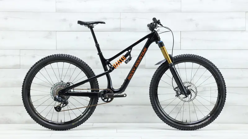Rocky Mountain Altitude Carbon Mountain Bike - 2021, Medium 1