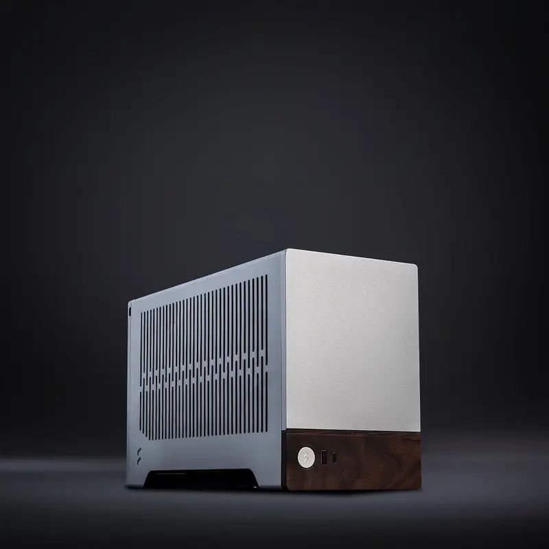 Silver Ren : L5 Amd / Ryzen 7 7700 + Geforce Rtx 5070 1