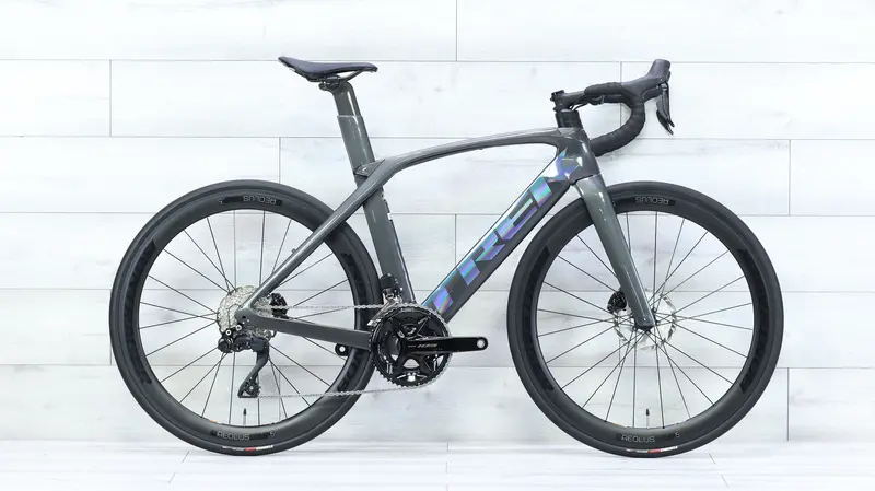 Trek Madone Sl 6 Di2 Gen 6 Road Bike - 2023, 54Cm 1