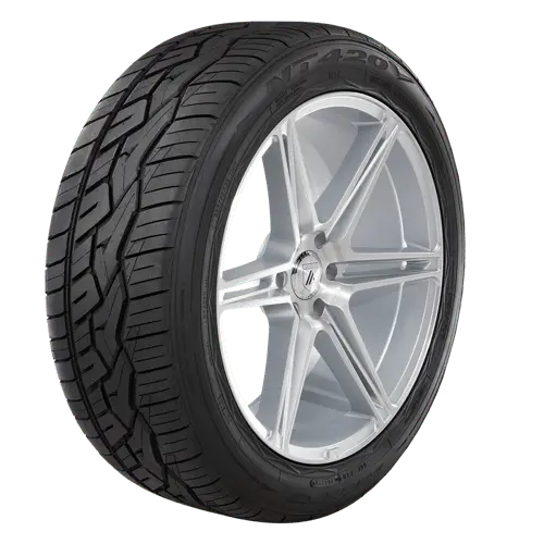 Nitto Nt420V 285/40R22 Xl Performance Tire – 110W Load Rating 1